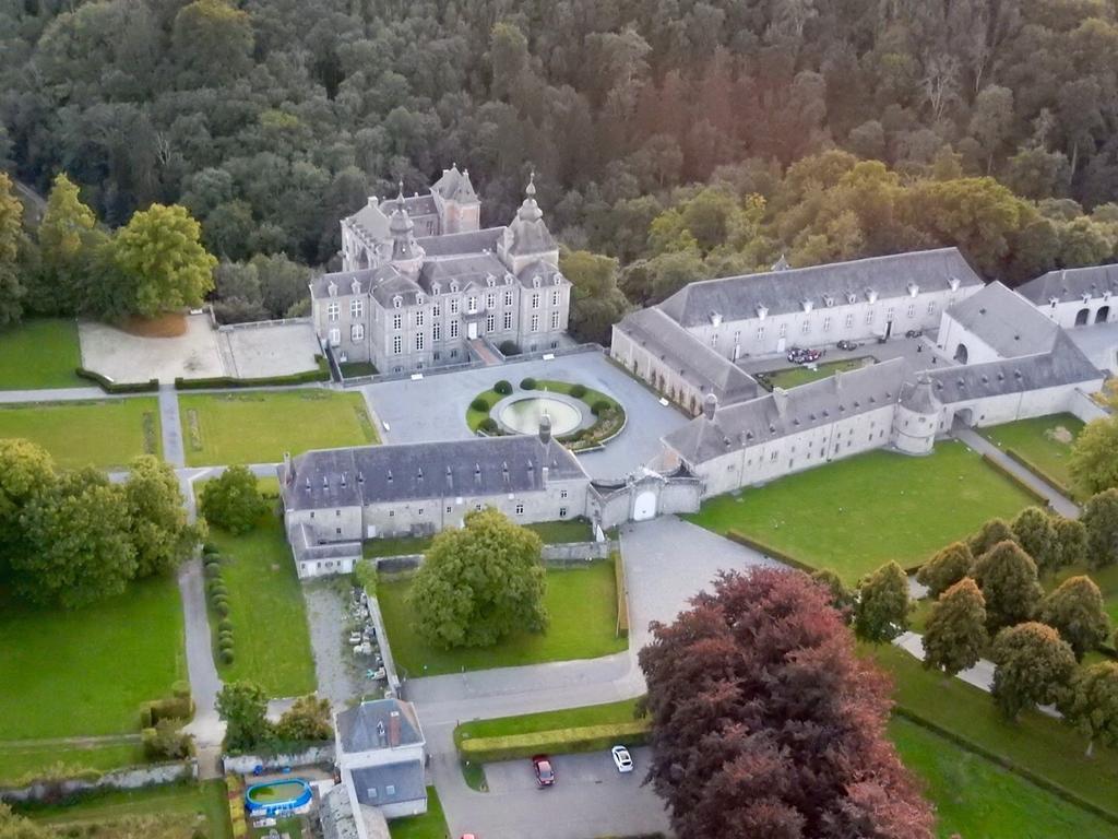 Domaine Du Chateau De Modave Exterior photo