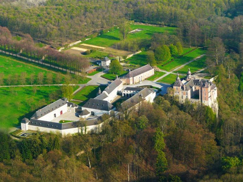 Domaine Du Chateau De Modave Exterior photo