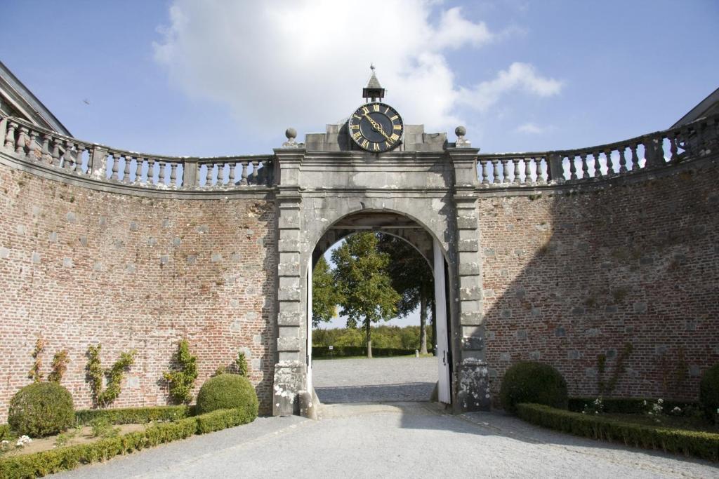 Domaine Du Chateau De Modave Exterior photo